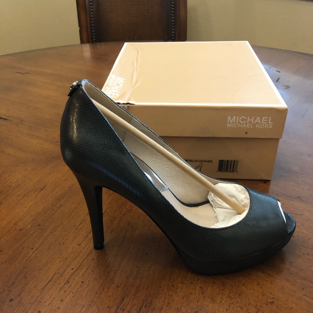 Michael Kors pumps